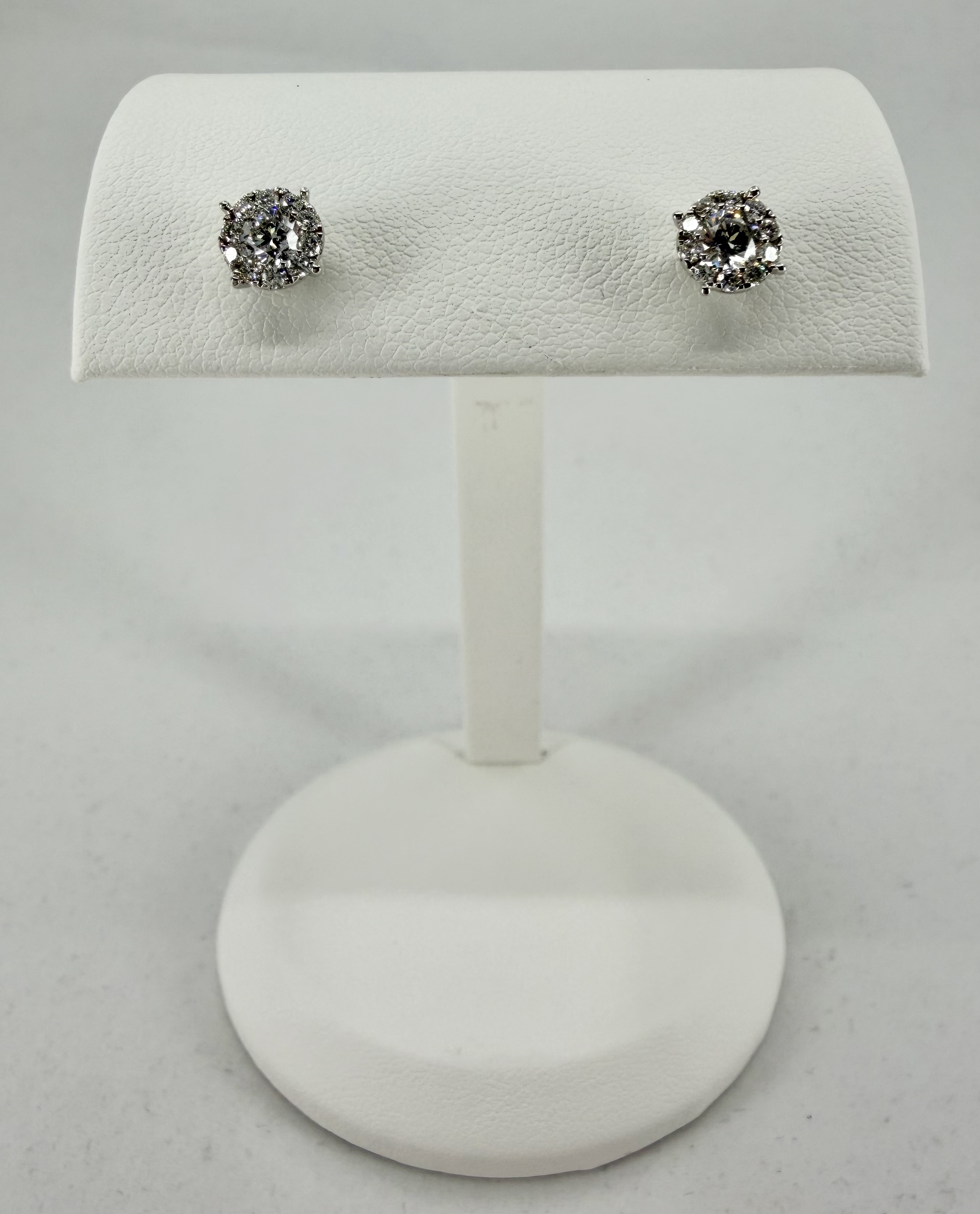 18K White Gold Diamond Cluster Stud Earrings &ndash; 0.57 CTW