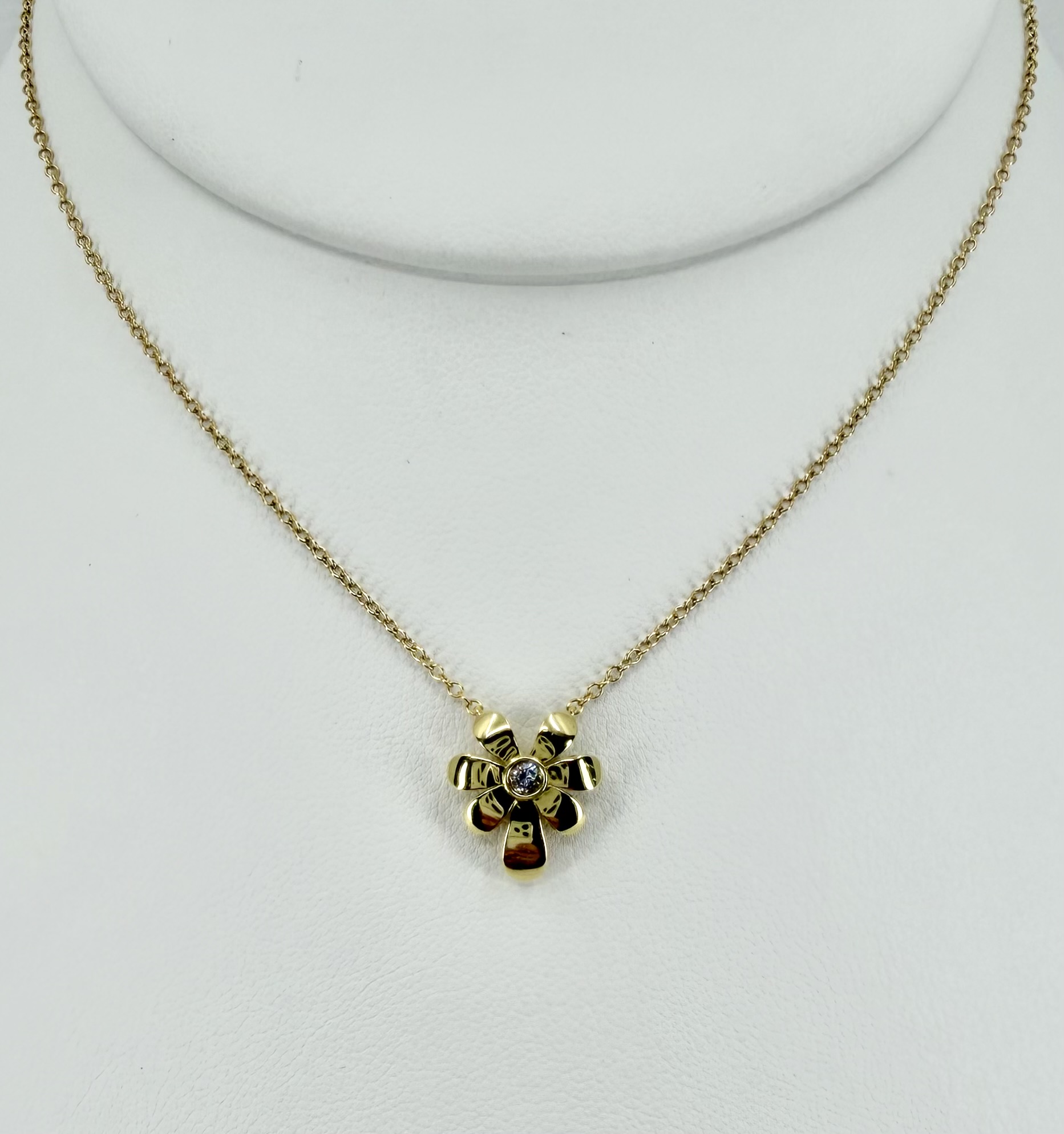 18K Yellow Gold Flower Diamond Necklace &ndash; 16", 0.06 CT