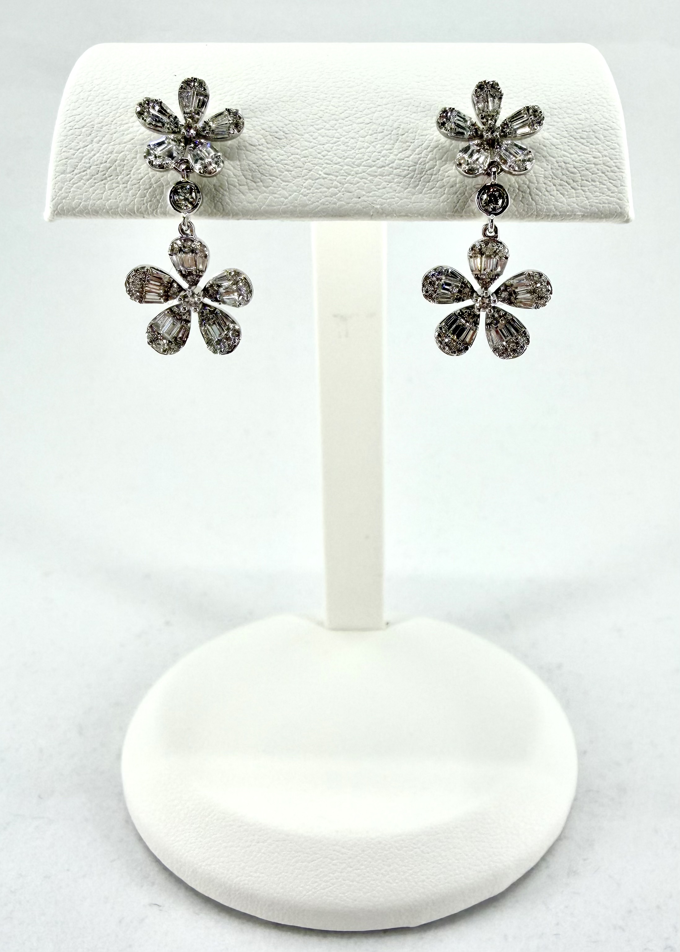 14K Yellow Gold Multi-Flower Diamond Drop Earrings &ndash; 1.50 CTW, E/F VS2