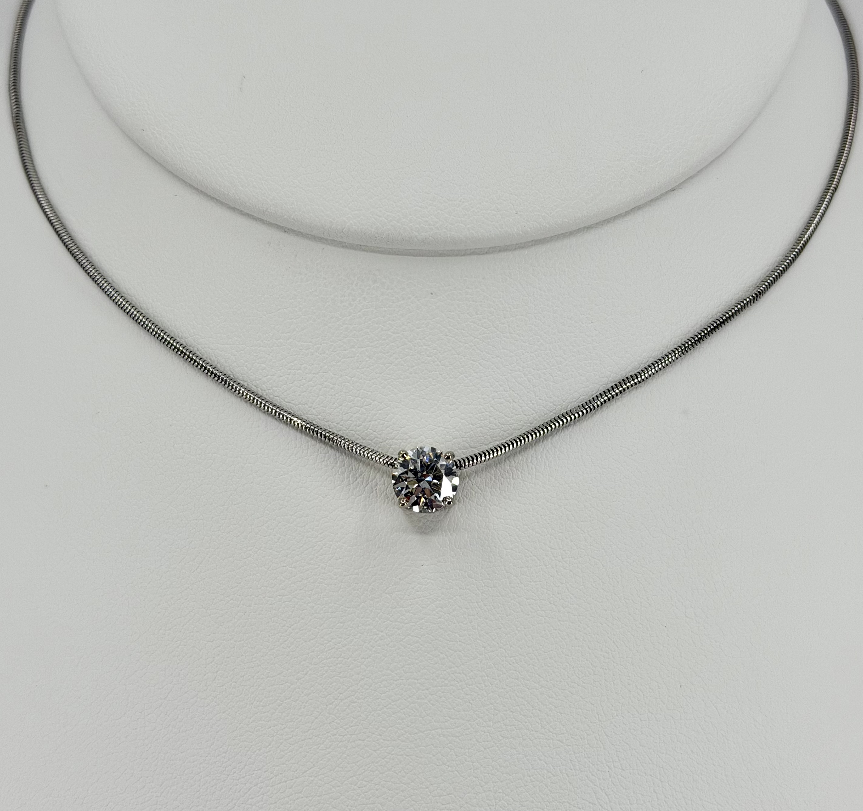 Natural Round Diamond Pendant Necklace