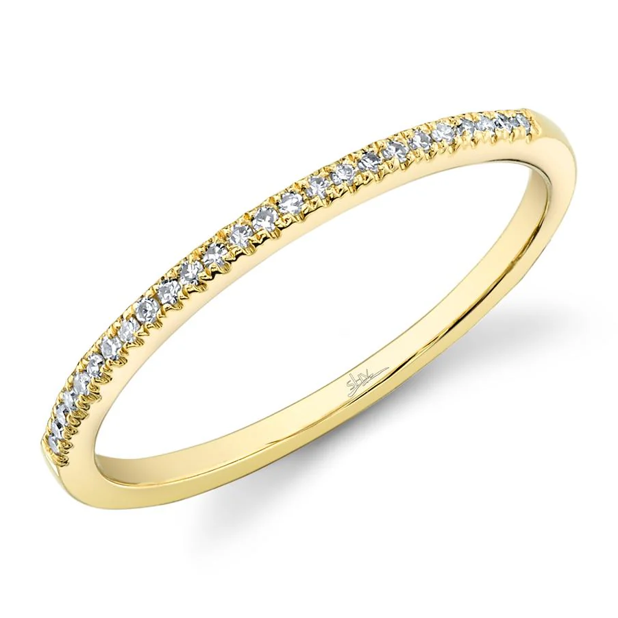 .08CTW LDS SLIM BAND CONTAINING: 25 ROUND PRONG-SET DIAMONDS; SIZE 6; 14KY