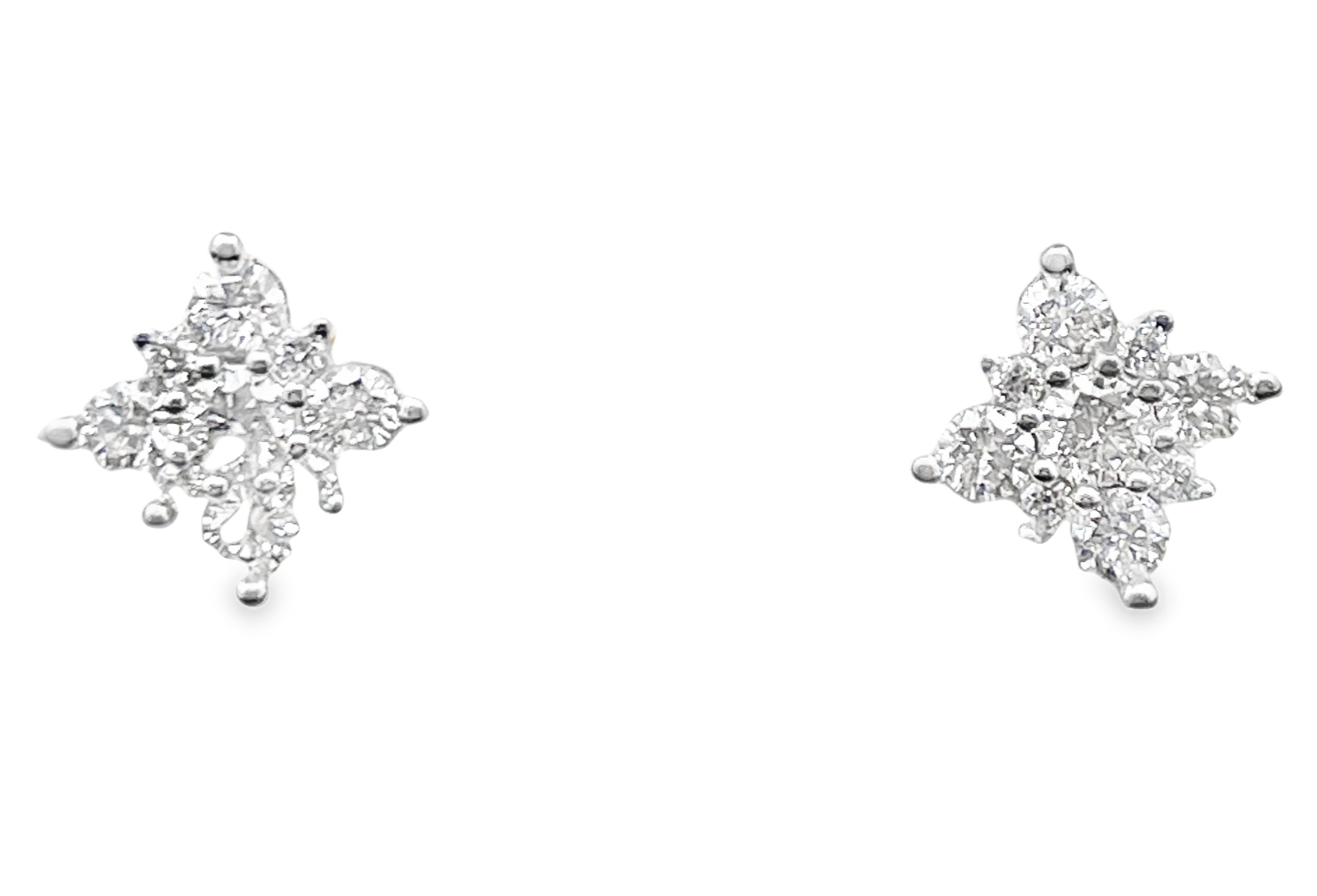 5/8CTW DIAMOND STAR CLUSTER 18 ROUND DIAMOND STUD EARRINGS 10KY