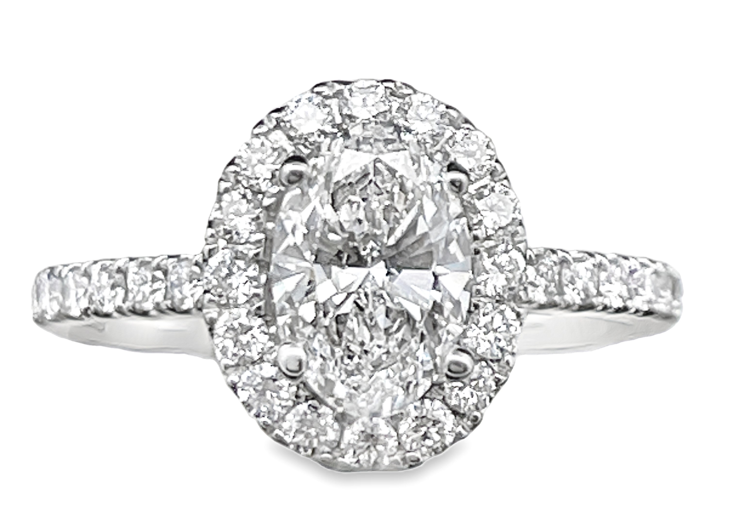 SUPER MAN MADE CREATED 1.54CTW DIAMOND OVAL HALO ENGAGEMENT RING CONTAINING: 1.04CT OVAL DIAMOND CENTER E VVS2 IGI LG643446177 + 32 ROUND MELEE DIAMONDS 1/2CTW 14KW