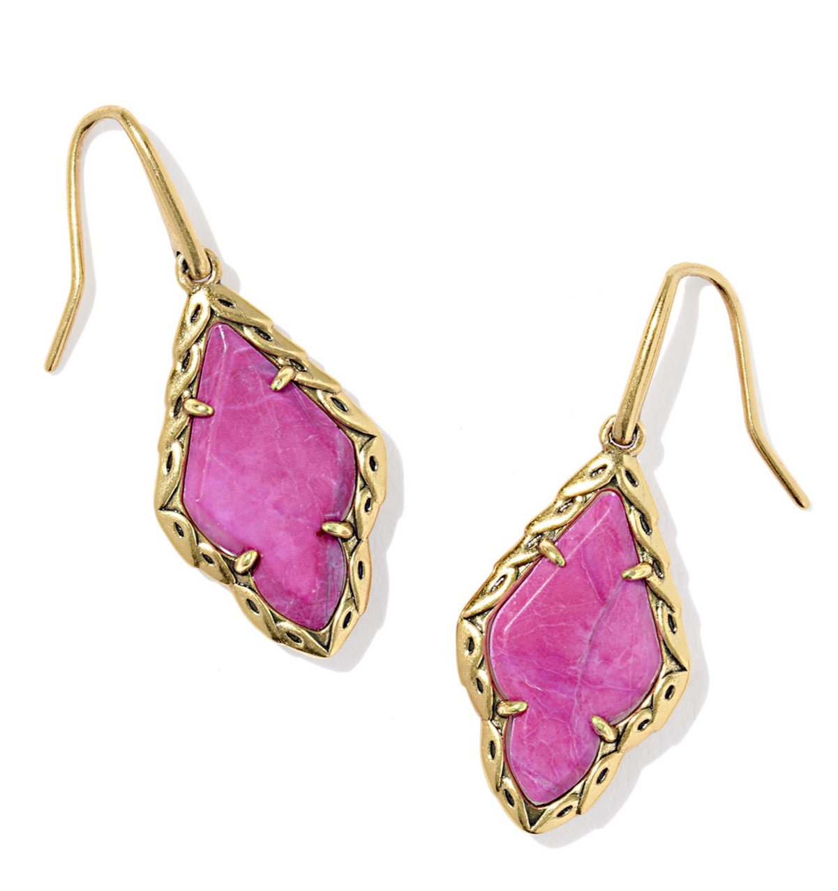 KENDRA SCOTT ADELINE DARK FUSCHIA VARIEGATED VINTAGE GOLD TONE DROP EARRINGS