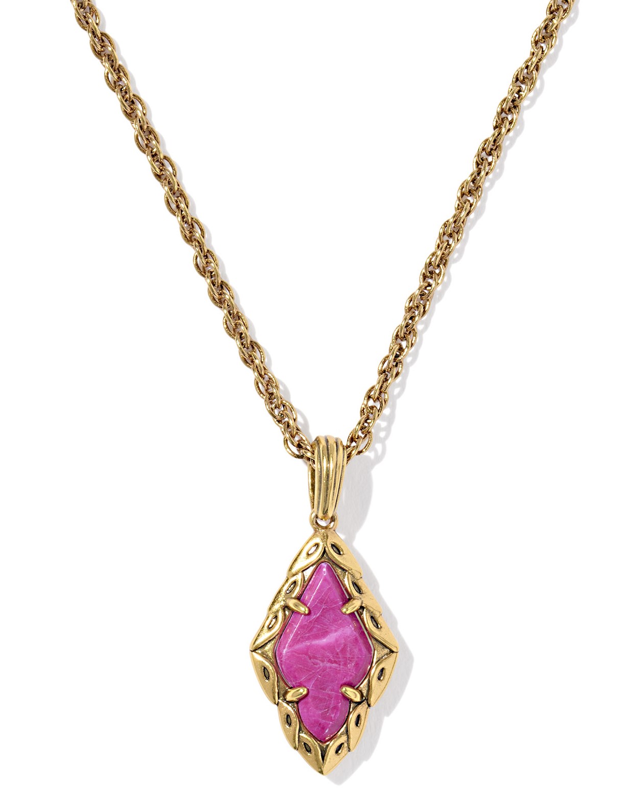 KENDRA SCOTT ADELINE VARIGATED DARK FUSCHIA VINTAGE GOLD TONE SHORT PENDANT NECKLACE