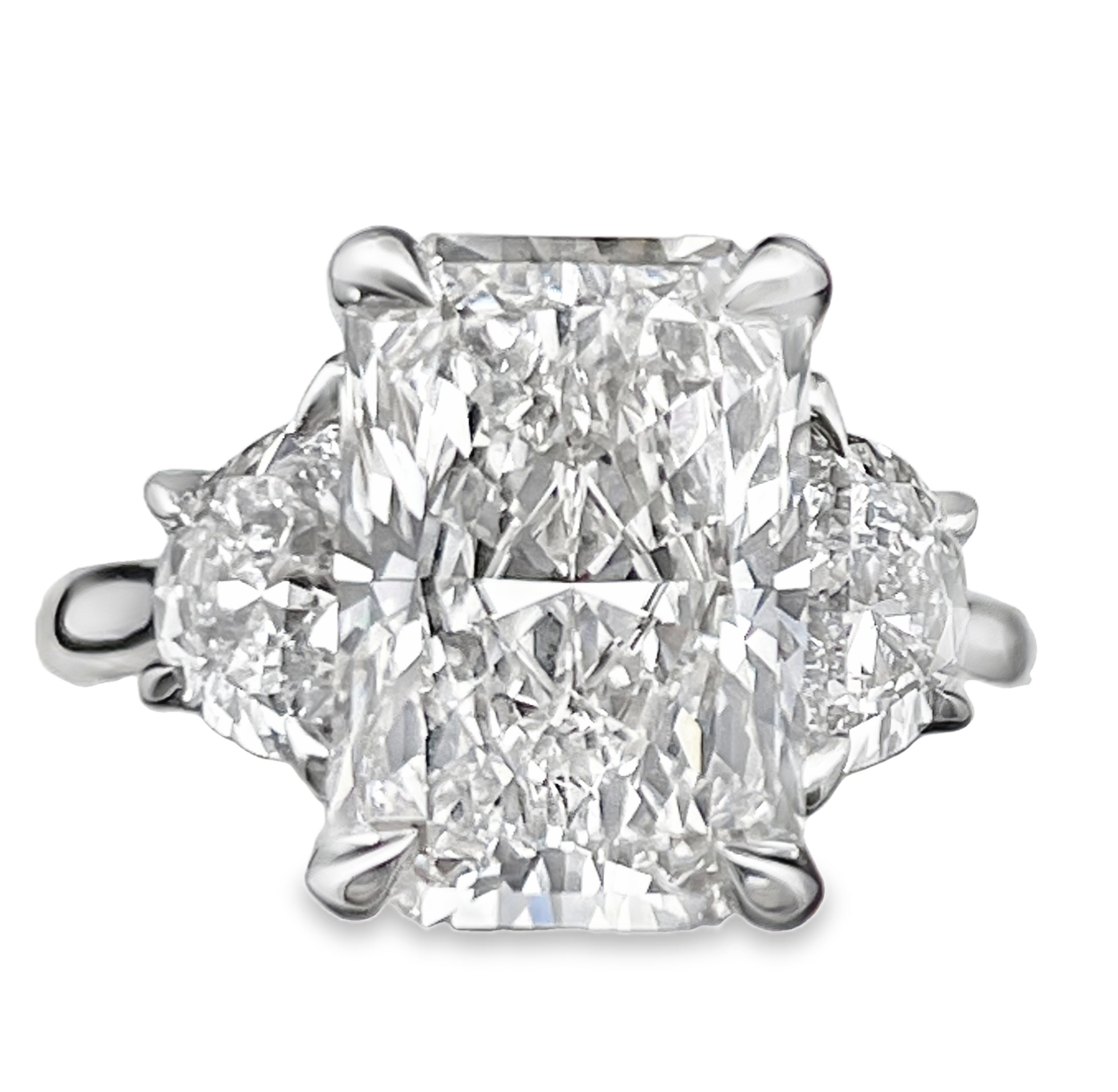 SUPER MAN MADE CREATED 6.15CTW DIAMOND ENGAGEMENT RING CONTAINING: 5.06CT RADIANT CUT DIAMOND CENTER G VS1 IGI LG607351414 + 2 HALF MOON DIAMONDS + 22 ROUND MELEE DIAMONDS 1.09CTW 14KW