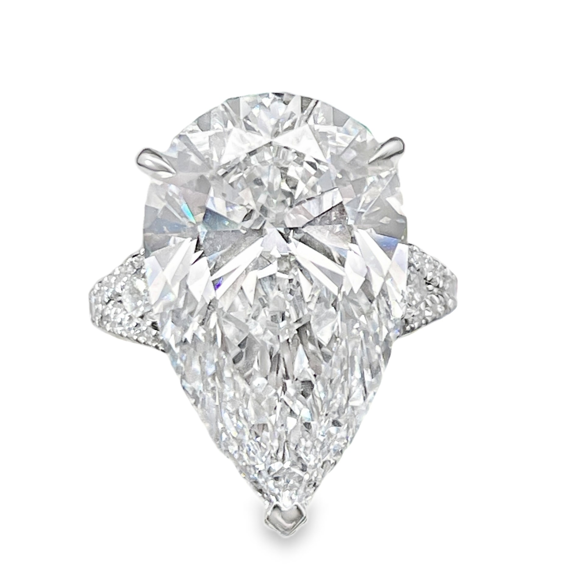 SUPER MAN MADE CREATED 14.33CTW DIAMOND ENGAGEMENT RING CONTAINING: 13.39CT PEAR SHAPE DIAMOND CENTER E VS2 IGI LG561266176 + 2 PEAR SHAPE DIAMONDS + 134 ROUND MELEE DIAMONDS .94CTW 18KW
