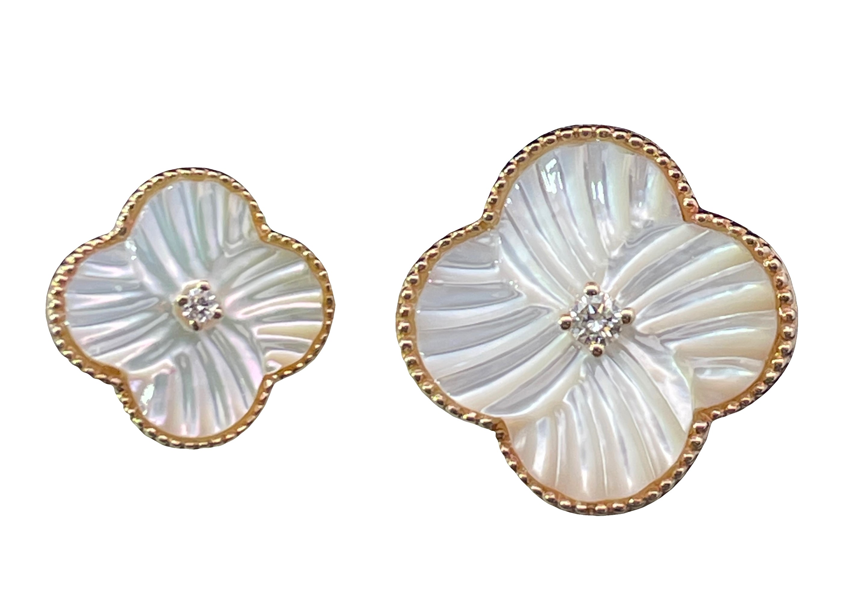 EFFY FLUTED MOTHER OF PEARL/.02CT ROUND BEZEL-SET DIAMOND CENTER QUATREFOIL RING 14KY