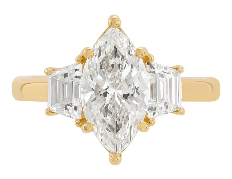 SUPER MAN MADE CREATED 2.81CTW DIAMOND 3-STONE ENGAGEMENT RING CONTAINING: 2.01CT MARQUISE DIAMOND CENTER F VS1 IGI LG564363831 + 2 TRAPEZOID DIAMONDS .80CTW 14KY1