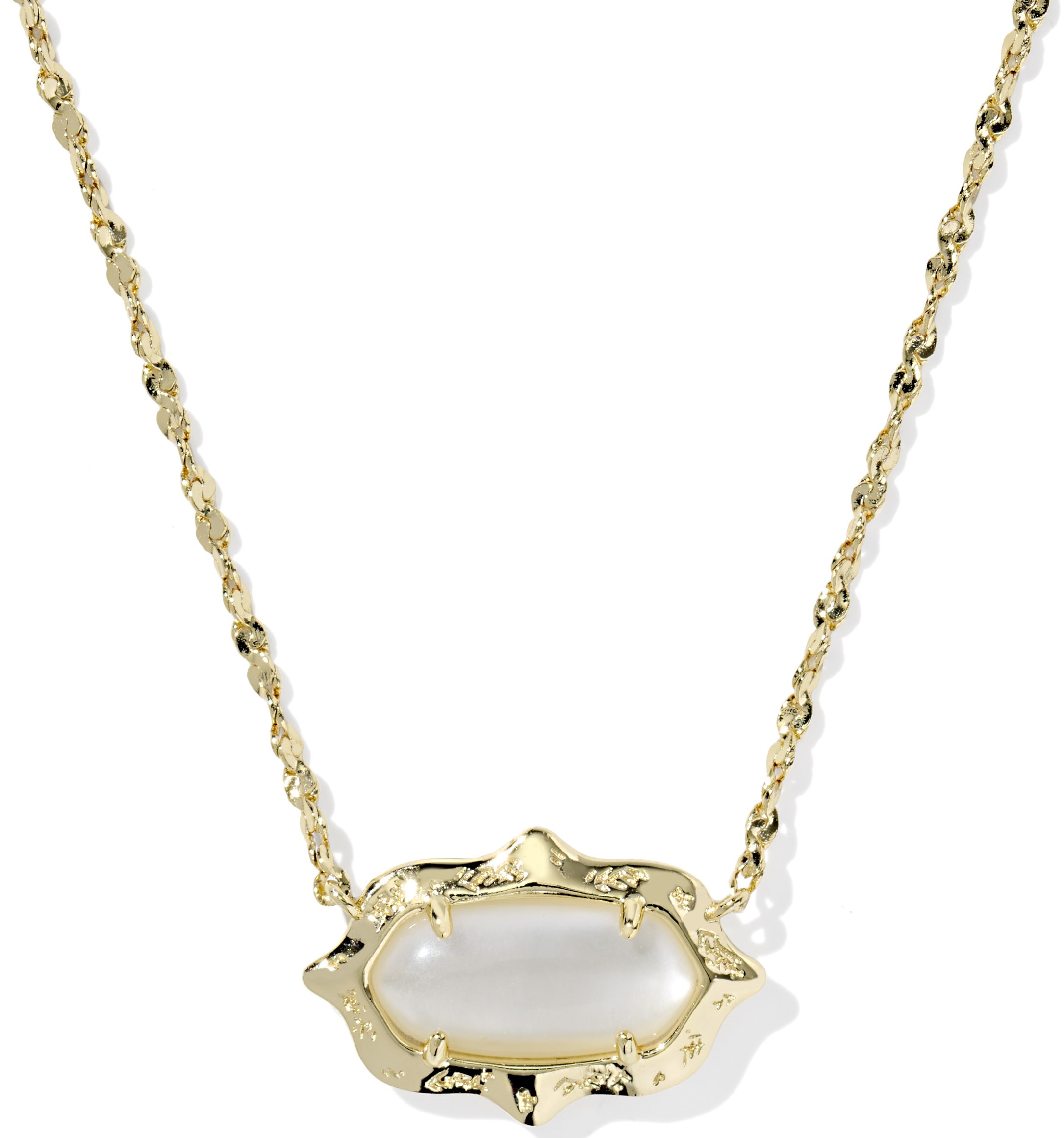 KENDRA SCOTT ELISA SCALLOP FRAME SHORT PENDANT NECKLACE NATURAL MOTHER OF PEARL GOLD