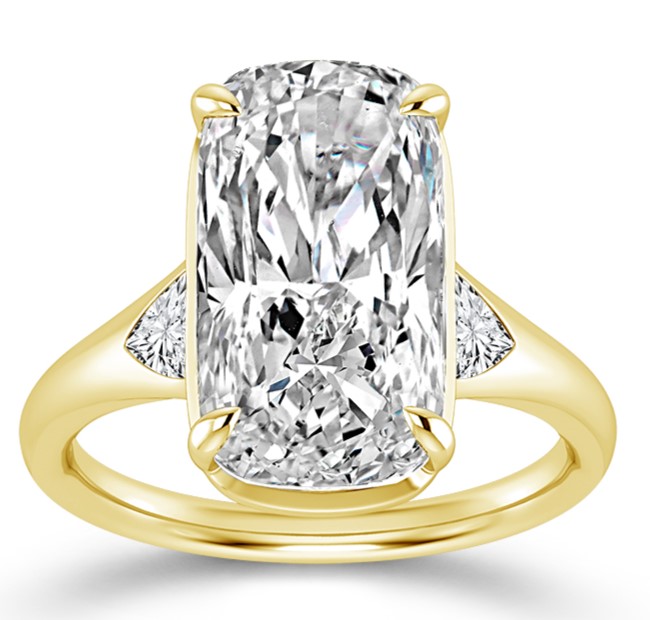 SUPER MAN MADE CREATED 3-STONE RING: 5.15CT CUSHION MODIFIED BRILLIANT DIAMOND E VVS2 IGI LG799632603 + 2 TRILLION DIAMONDS 1/3CTW 14KY