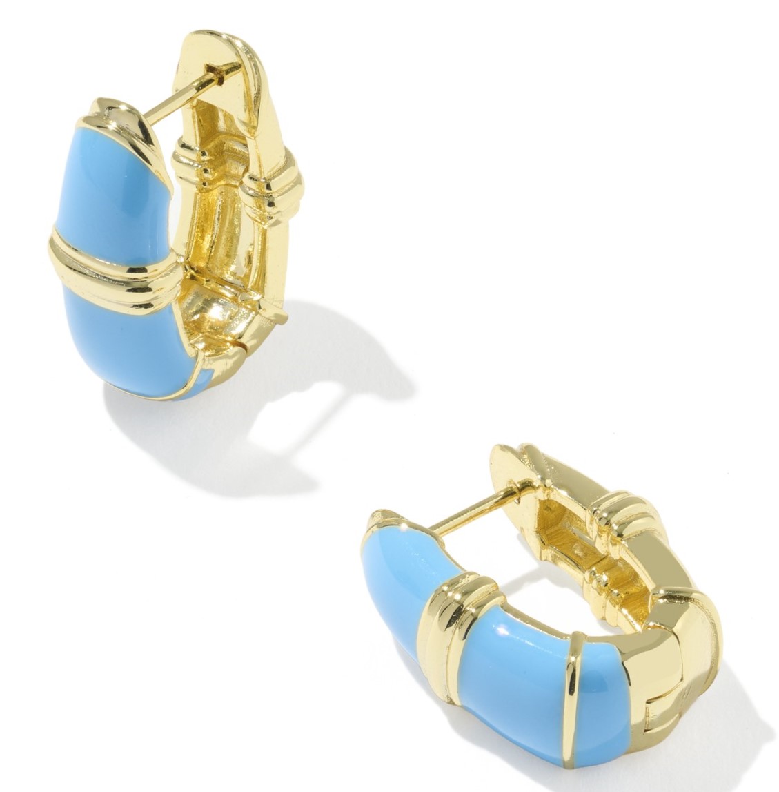 KENDRA SCOTT COURTNEY ENAMEL LIGHT BLUE GOLD TONE HUGGIE EARRINGS